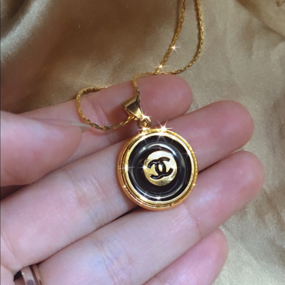 Chanel Necklace - Picture 3 of 11
